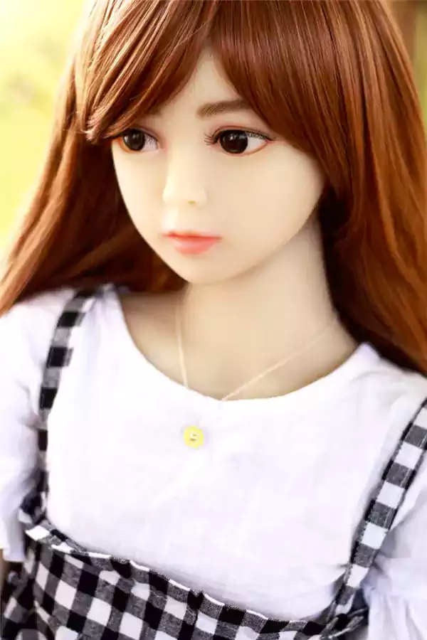 फ्लैट चेस्टेड लव डॉल