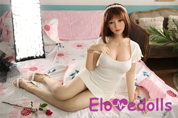 suured rinnad 169cm seksnukk