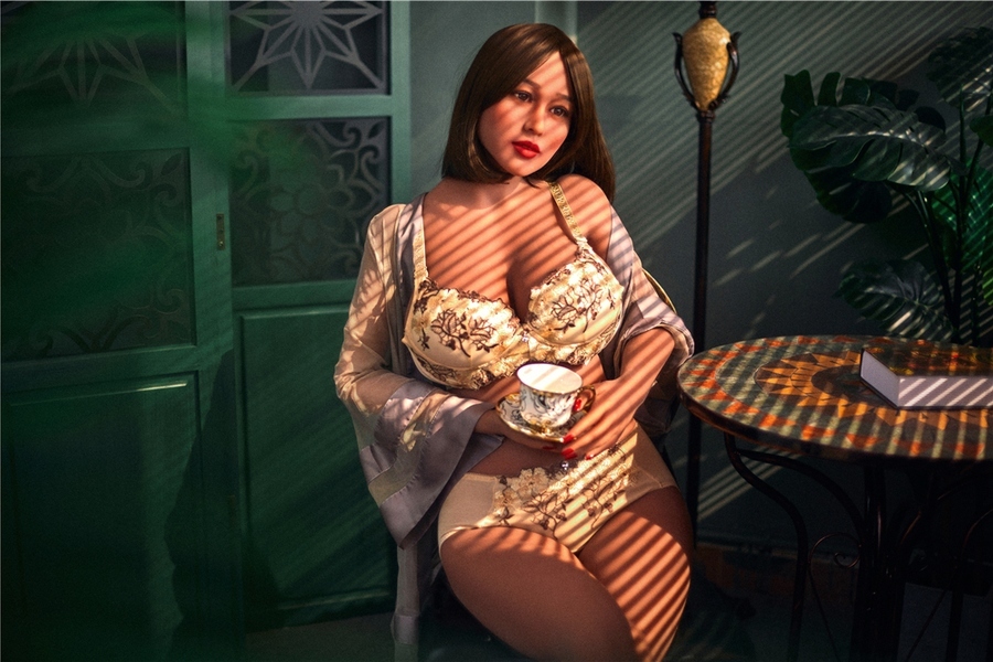 163cm C Cup TPE Thin Lips Brunette Amber Eyes Lifelike Sex Doll Detail View 1