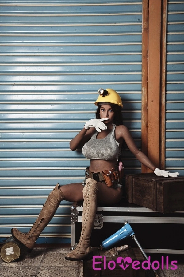 ১৬৩ সেমি সি কাপ টিপিই ভোলাপ্টুয়াস ব্রুনেট অ্যাম্বার আইজ সেক্স ডল ডিটেইল ভিউ ২