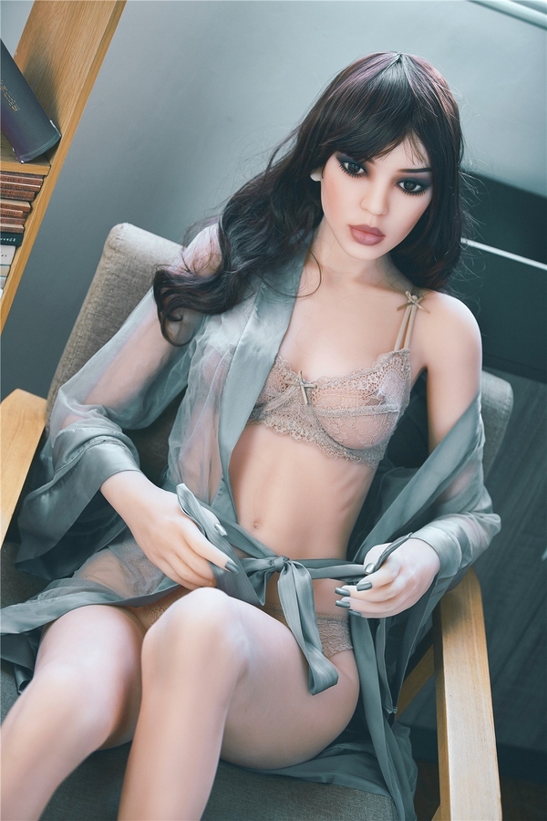 165cm B Cup TPE Black Voluptuous Petite Breasts Real Doll Detail View 1
