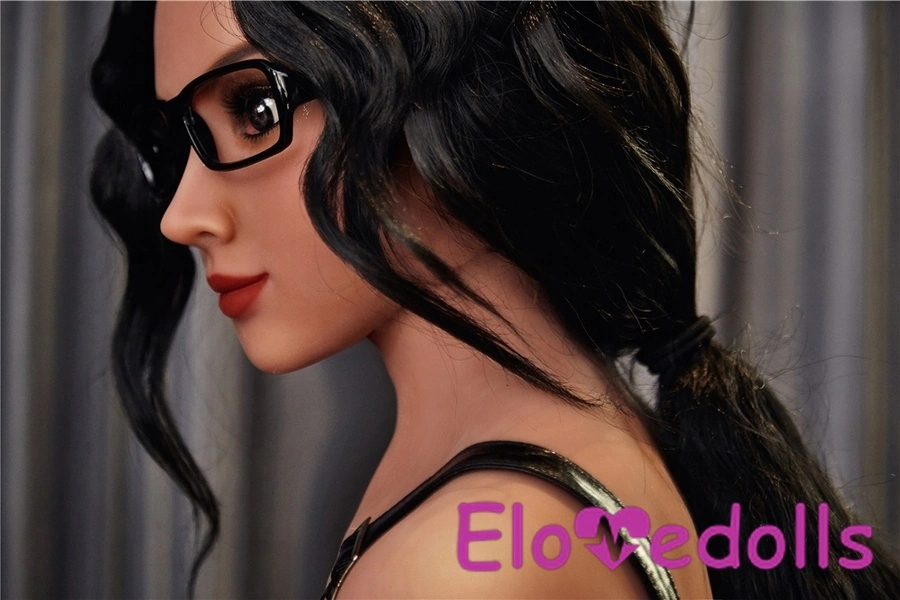 Poupée sexuelle américaine en TPE, bonnet D, 168 cm, petite poitrine, yeux noirs et gris, vue détaillée 32