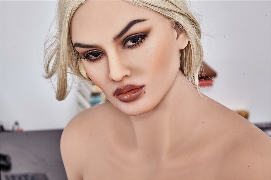 168cm D Cup TPE Full Lips Blonde Athletic Realistic Sex Doll Detail View 25