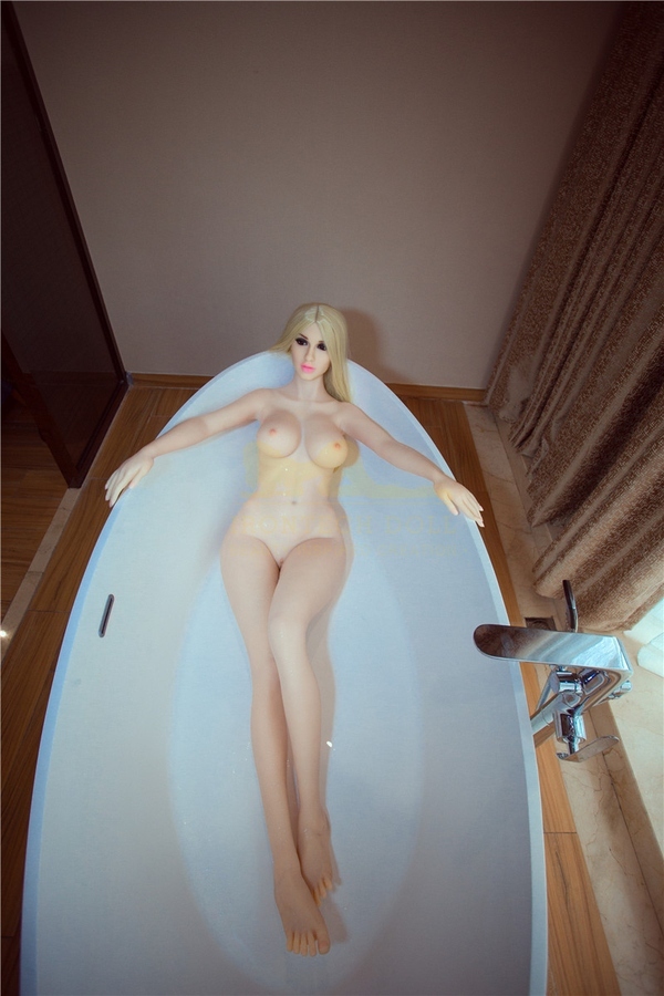 170cm E Cup TPE Petite Breasts Full Lips Voluptuous BBW Sex Doll Detail View 3
