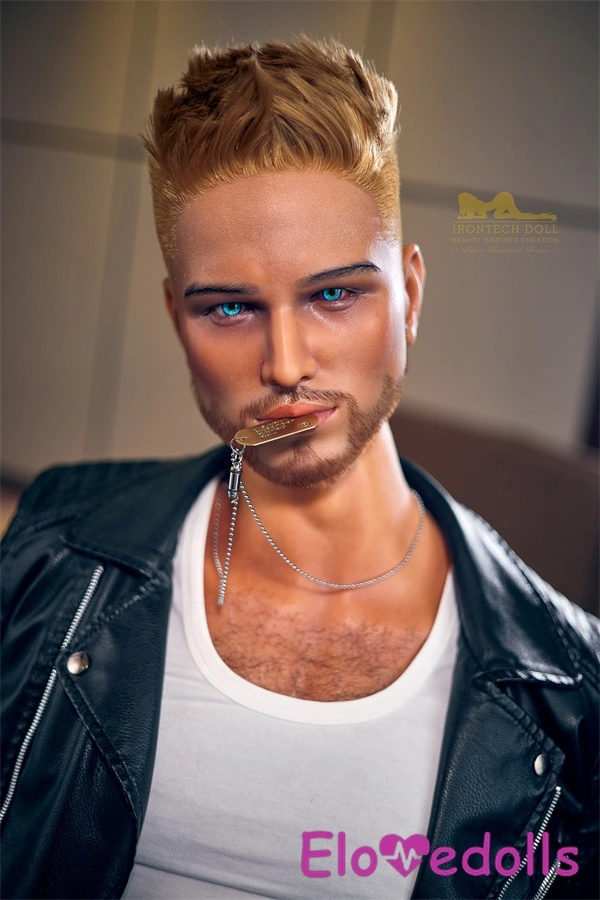 boneka cinta realistis yang sempurna