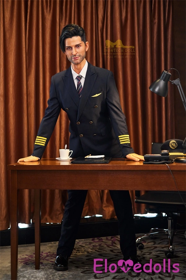 boneka cinta realistis