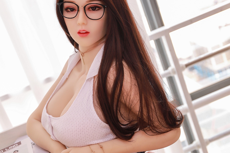 168cm C Cup TPE Gray Eyes Curvy Thin Lips Thick Sex Doll Detail View 2