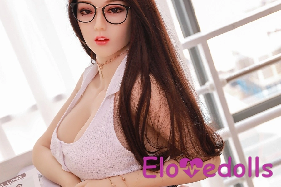 168 cm C-tassi TPE hallide silmade, kurvikate õhukeste huulte ja paksude seksinuku detailvaade 2