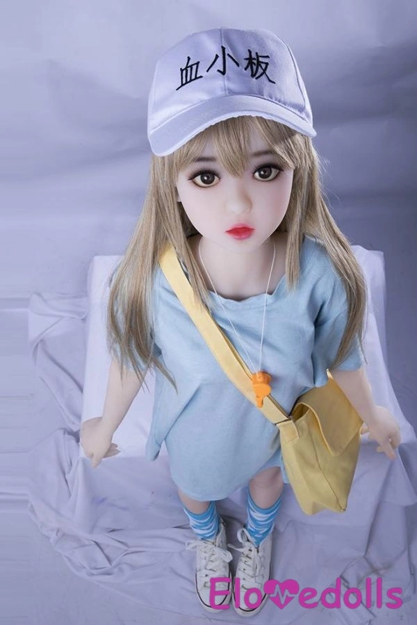 velká prsa sexuální panenky