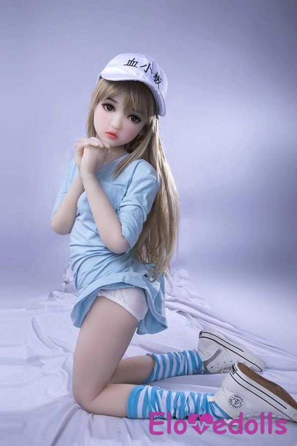 Sexuální panenka o velikosti 100 cm velká prsa