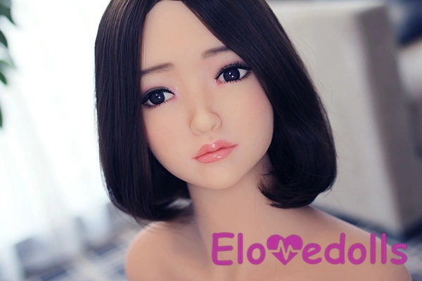 búp bê tình yêu trẻ ngoài đời thực