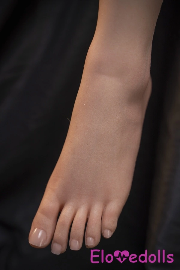 Realistická sex panenka s košíčky C, TPE, blond, tenké rty, drobná prsa, detailní pohled 10