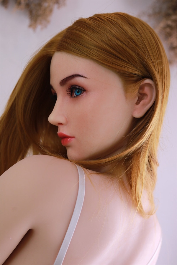 135cm B Cup TPE Thin Lips Petite Breasts Voluptuous Teen Sex Doll Detail View 2