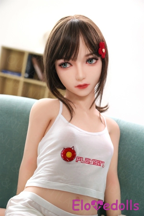 132 cm große, kleine Brüste, B-Körbchen, TPE-Puppe, graue Augen, Teenager-Sexdoll-Galerie 9
