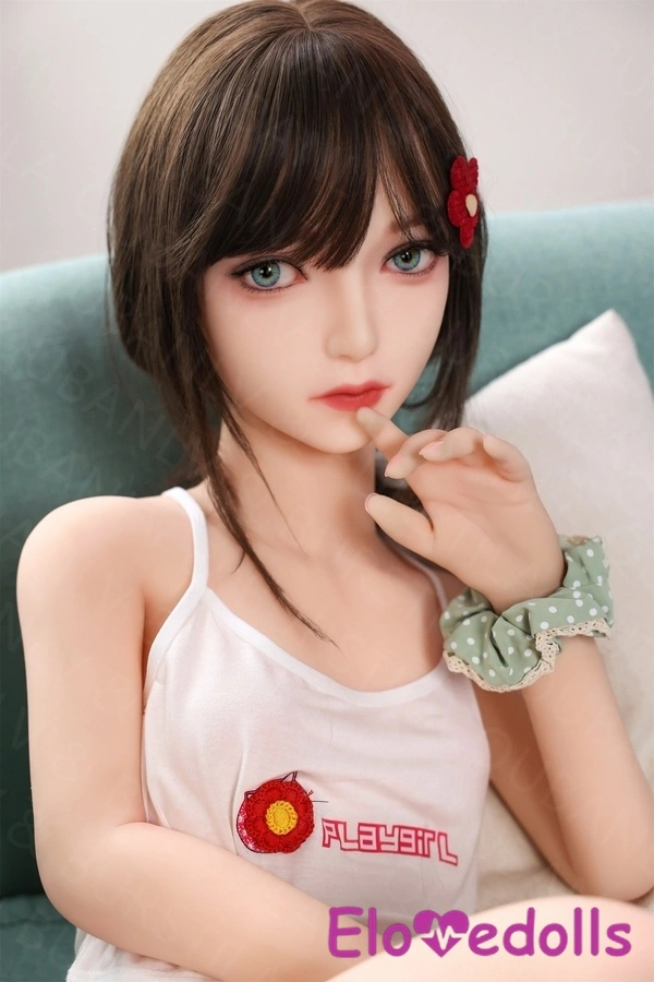 132 cm große TPE-Sexdoll mit B-Körbchen, kleinen Brüsten, zierlichen grauen Augen und Teenager-Sexdoll – Detailansicht 9