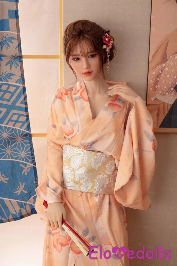 B cup adult doll ready to ship from EU warehouse with 76cm bust and 73cm hips