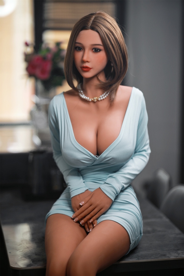 166cm E Cup TPE Voluptuous Amber Eyes Full Lips Realistic Sex Doll Gallery 6