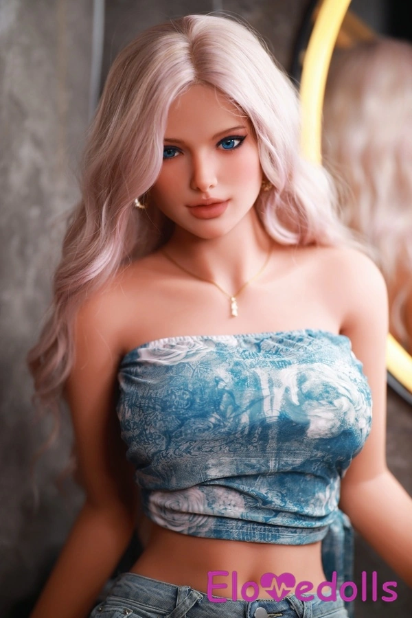 166 см, чашка C, TPE, тонкі губи, бурштинові очі, блондинка з пишною фігурою, детальний огляд 10