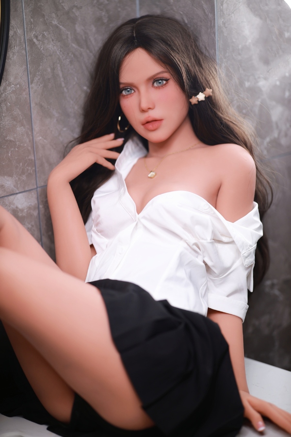 157cm C Cup TPE Voluptuous Brunette Blue Eyes BBW Sex Doll Detail View 1