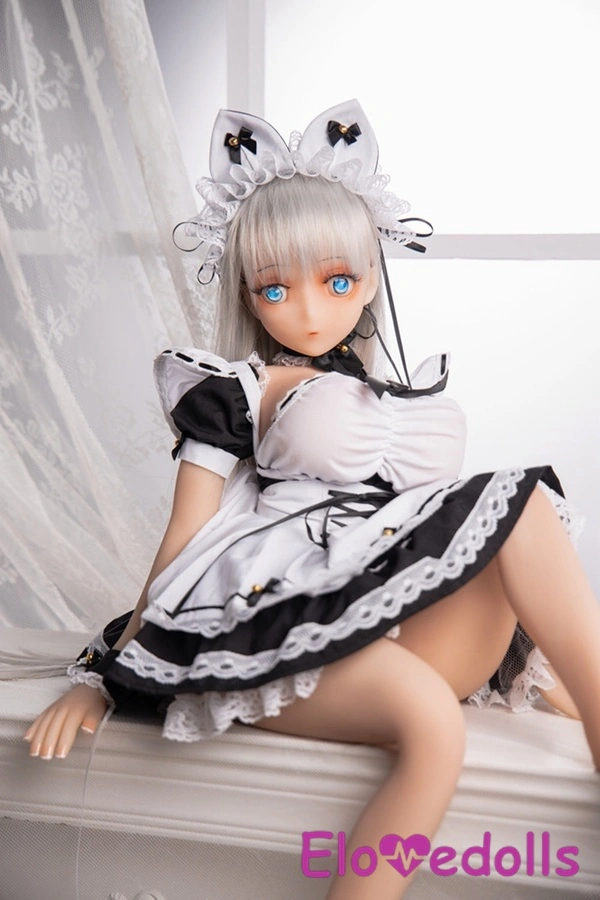 عروسک جنسی کوچک و ریزه میزه TPE سایز B کاپ ۷۰ سانتی‌متری با سینه‌های بسیار بزرگ، چشم‌های خاکستری، نمای جزئیات ۱۱