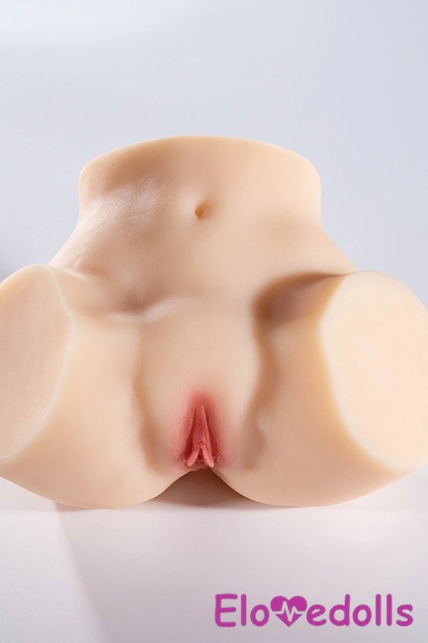 בובת מין חושנית עם שפתיים דקות בגודל 20 ס"מ, עיניים ענבריות, טורסו גלריה 7