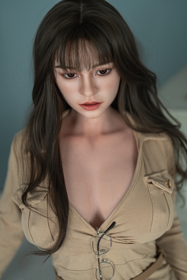 Petite Breasts Brunette Thin Lips American Sex Doll Gallery 8