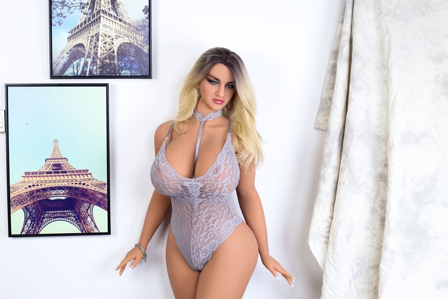 Realistic Sex Doll 9