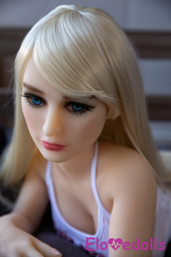 בובת מין מציאותית 8