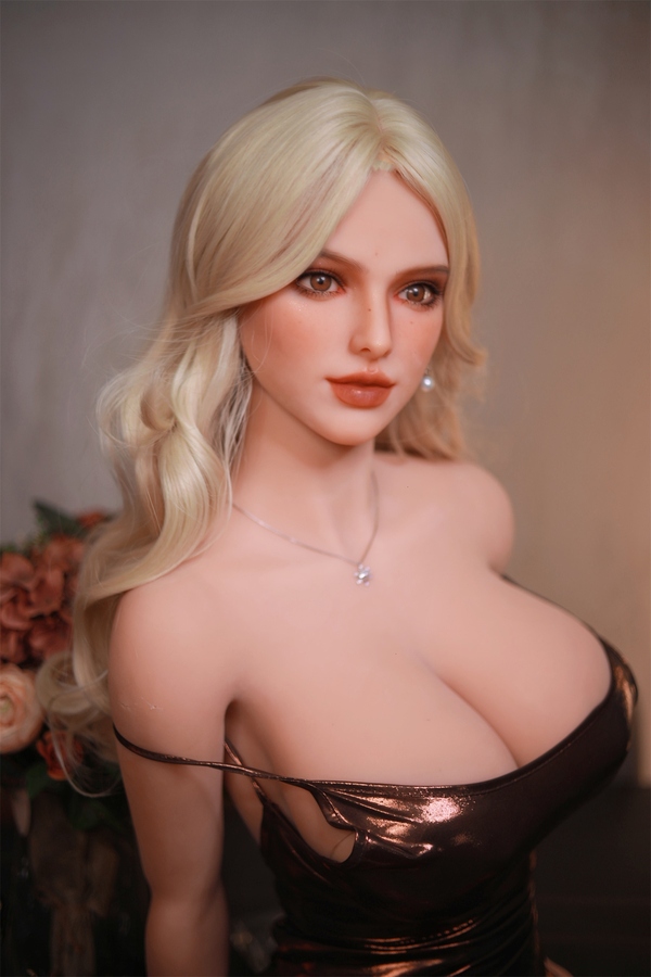 166cm E Cup TPE Petite Breasts Blonde Glossy Lips Sex Doll Detail View 13