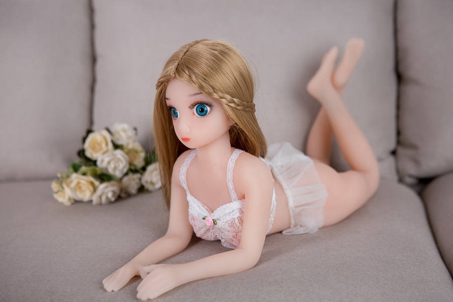 ovu15-12 01 doll