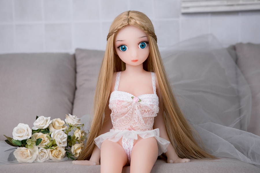 ovu15-12 06 doll