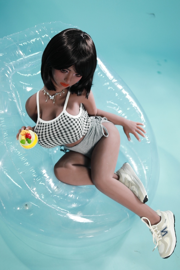 105cm D Cup TPE Petite Hazel Eyes Thin Lips Black Sex Doll Detail View 5