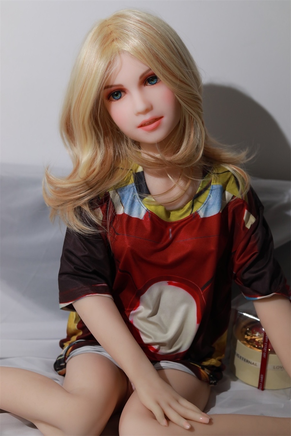 ovu27-36 03 doll