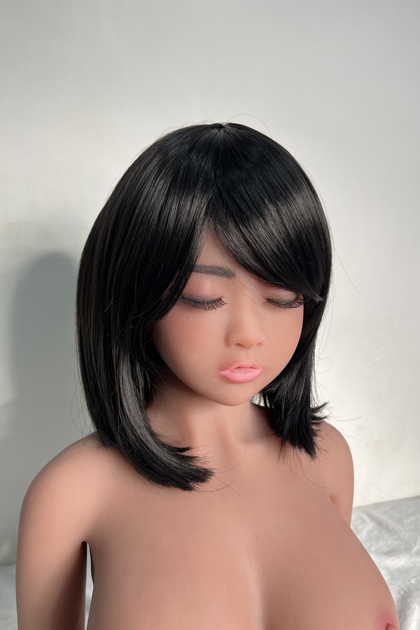 100cm C Cup TPE Thin Lips Amber Eyes Petite Realistic Sex Doll Detail View 4