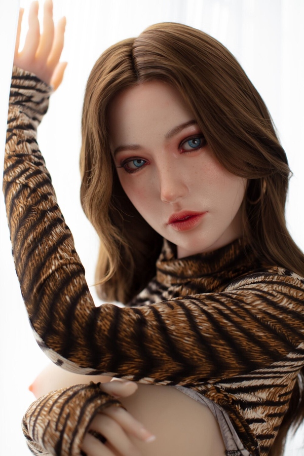 160cm C Cup TPE Body&Silicone Head Thin Lips Amber Eyes Petite Breasts Asian Sex Doll Gallery 2