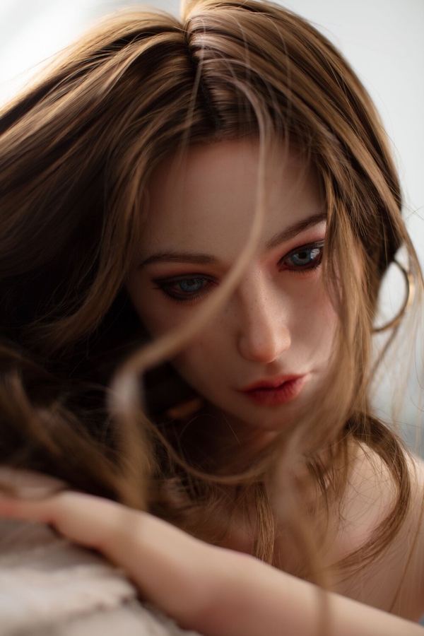 160cm C Cup TPE Body&Silicone Head Thin Lips Petite Breasts Amber Eyes Asian Sex Doll Detail View 9
