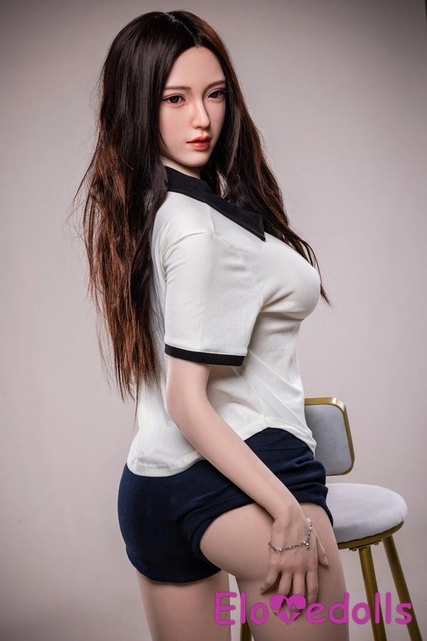 170 cm C-korviga TPE ja silikoonist hallide silmadega väikeste rindadega must seksinukk detailvaade 2